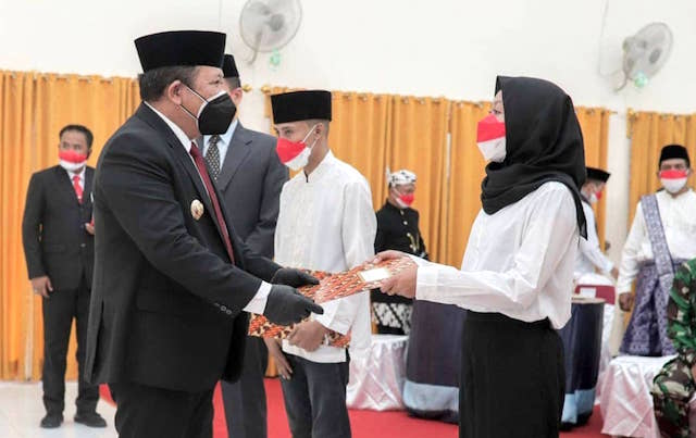 Bupati Hendy Siswanto Serahkan Remisi bagi 483 Narapidana Klas II A Jember